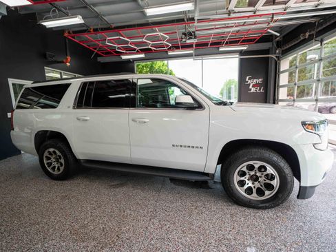 Used 2018 Chevrolet Suburban LT AWD/4WD image 5
