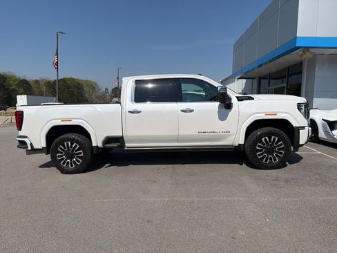 Used 2024 GMC Sierra 2500 Denali Ultimate image 9