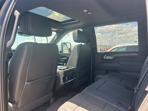Used 2025 Chevrolet Silverado 2500 High Country w/ High Country Premium Package AWD/4WD image 10