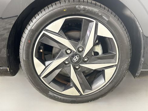 Used 2023 Hyundai Elantra Limited FWD image 32