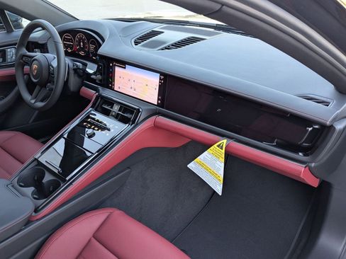 New 2026 Porsche Panamera image 25