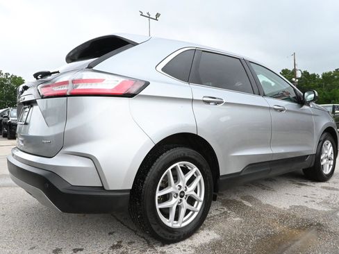 Used 2024 Ford Edge SEL AWD/4WD image 3