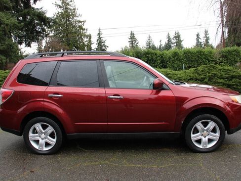 Used 2010 Subaru Forester 2.5X Premium w/ Popular Equipment Group 5B image 12