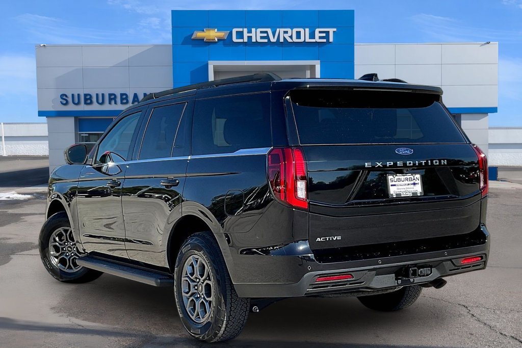 Used 2026 Ford Expedition Active AWD/4WD image 3