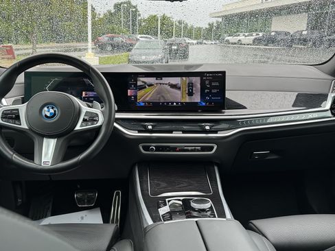 Certified 2025 BMW X5 xDrive50e w/ M Sport Package AWD/4WD image 31