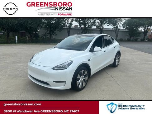 Used 2021 Tesla Model Y Long Range AWD/4WD image 1