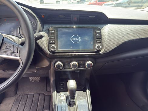 Used 2024 Nissan Kicks SV FWD image 16
