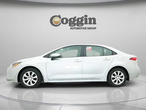 Used 2026 Toyota Corolla LE FWD image 6