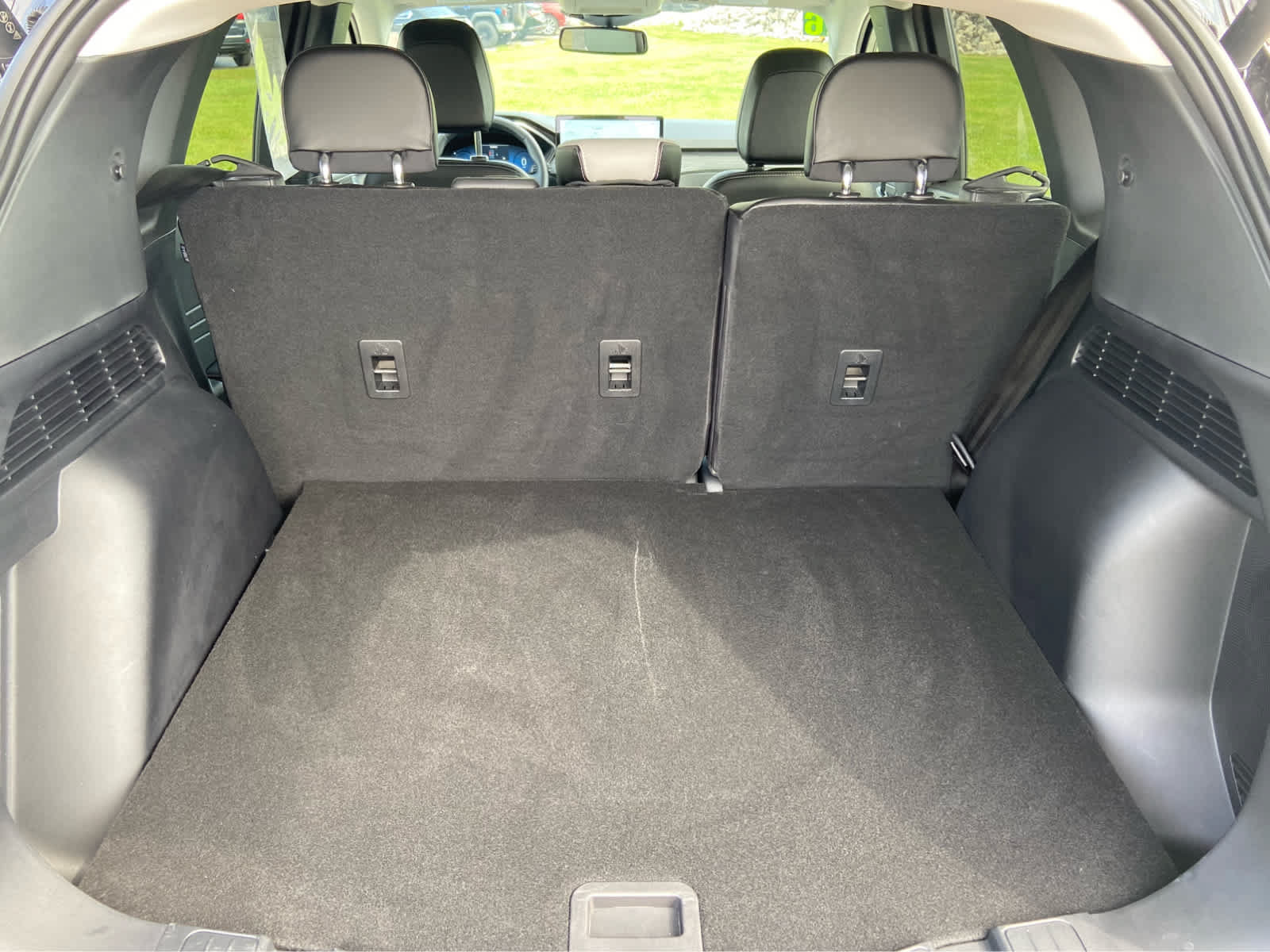Used 2026 Ford Escape SE w/ PHEV Premium Package FWD image 10