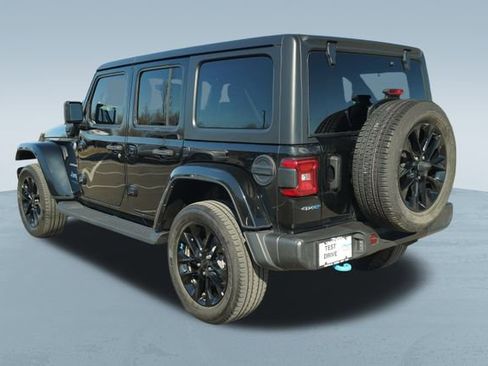 Used 2022 Jeep Wrangler Unlimited Sahara w/ Cold Weather Group image 6