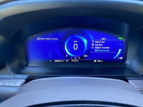 Used 2023 Ford Explorer Platinum w/ Technology Package AWD/4WD image 18