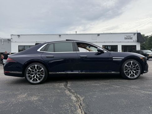 Used 2025 Genesis G90 3.5T AWD/4WD image 14