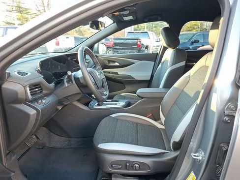 Used 2025 Buick Envista Preferred w/ Convenience I Package image 24