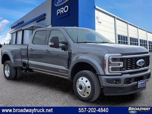 New 2025 Ford F450 Platinum image 1