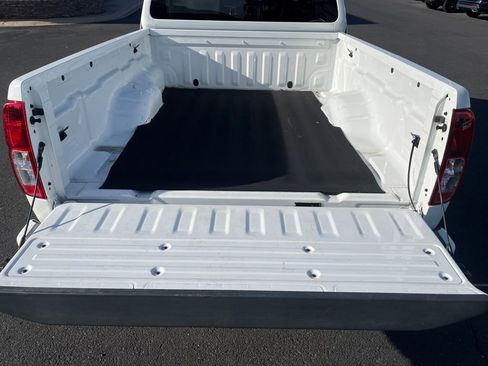 Used 2019 Nissan Frontier S image 18