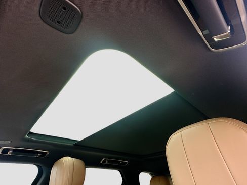 Used 2023 Land Rover Range Rover Sport SE image 18