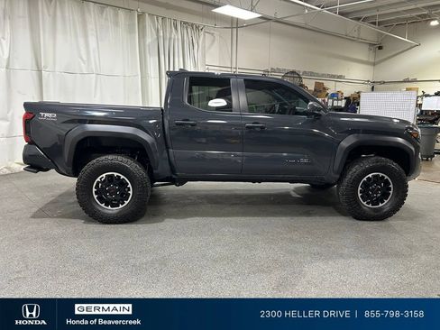Used 2024 Toyota Tacoma TRD Off-Road AWD/4WD image 9
