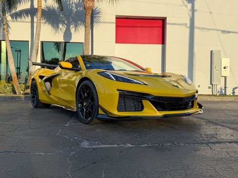 Used 2026 Chevrolet Corvette ZR1 w/ ZR1 Carbon Fiber Aero Package image 6