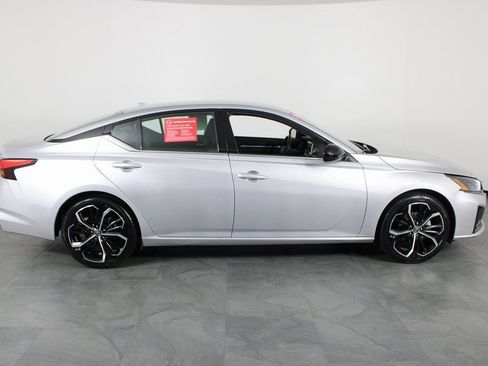 Certified 2023 Nissan Altima 2.5 SR image 13