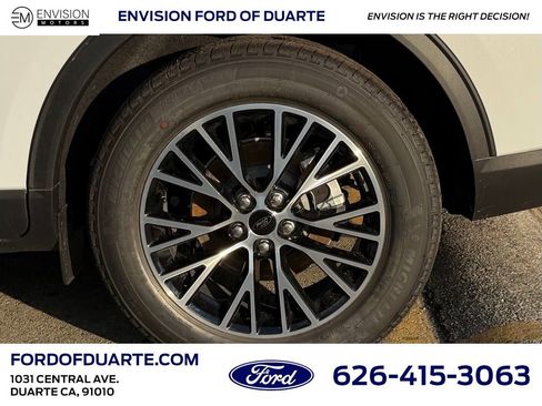 New 2025 Ford Escape SE image 11