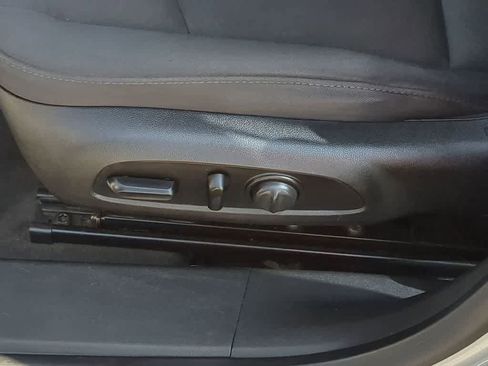 Used 2019 Chevrolet Malibu LT FWD image 16