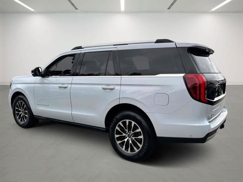 Used 2025 Ford Expedition Platinum AWD/4WD image 3
