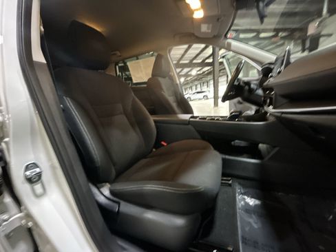 Used 2023 Nissan Rogue S AWD/4WD image 28