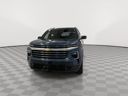 Used 2026 Chevrolet Traverse High Country w/ LPO, Floor Liner Package AWD/4WD image 4