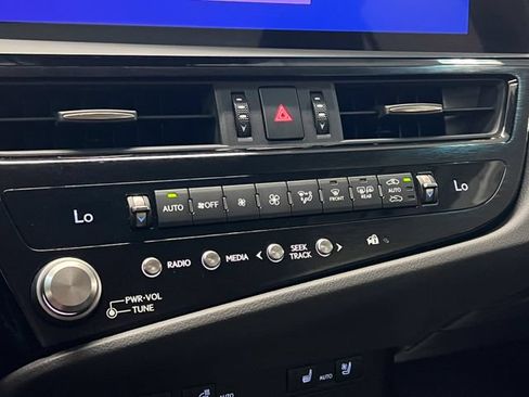 Certified 2023 Lexus ES 300h w/ Premium Package FWD image 19