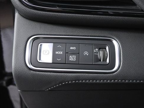 Used 2025 Buick Enclave Avenir w/ Super Cruise Package AWD/4WD image 25