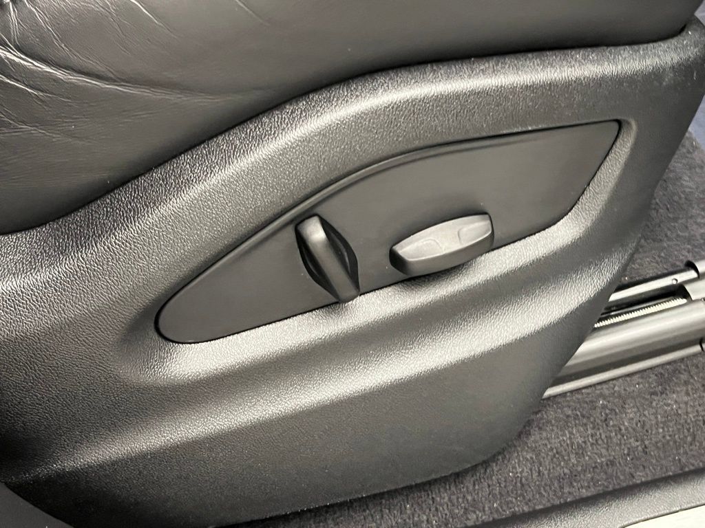 Certified 2023 Porsche Cayenne AWD/4WD image 35
