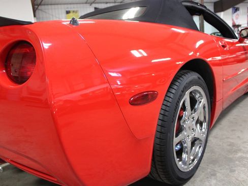 Used 2004 Chevrolet Corvette Convertible w/ Preferred Equipment Group image 13