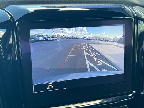 Used 2023 Chevrolet Traverse LT AWD/4WD image 18