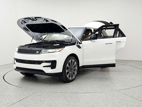 New 2026 Land Rover Range Rover Sport SE AWD/4WD image 9