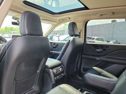 Certified 2023 Lincoln Aviator AWD w/ Premium Package image 16