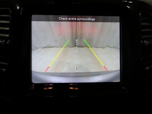 Used 2020 Jeep Compass Limited image 27