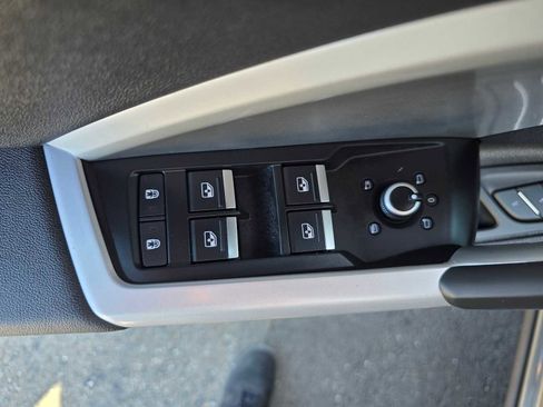 New 2025 Audi Q3 2.0T Premium image 25