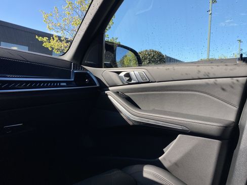 Used 2026 BMW X5 M60i image 18
