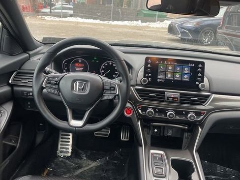 Used 2019 Honda Accord Sport image 3