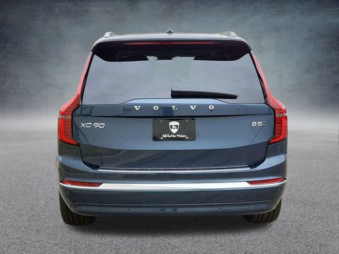 New 2025 Volvo XC90 B5 Plus w/ Protection Package Premier image 4