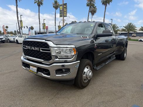 Used 2022 RAM 3500 Big Horn w/ Level A Equipment Group AWD/4WD image 3