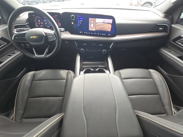 Used 2026 Chevrolet Suburban Premier AWD/4WD image 38