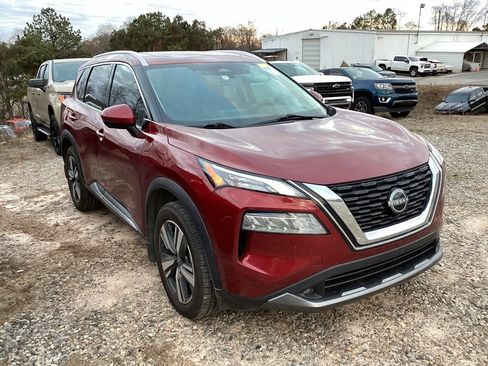 Used 2022 Nissan Rogue SL w/ SL Premium Package image 2