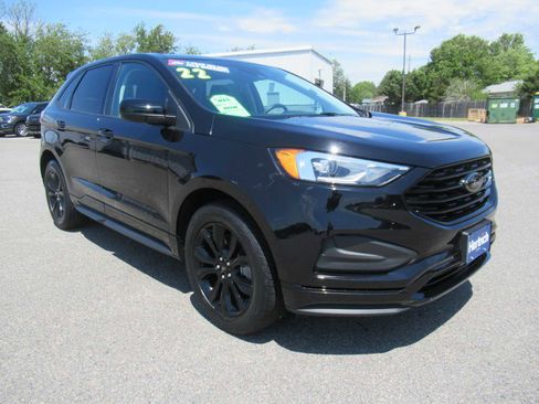 Used 2022 Ford Edge SE w/ Black Appearance Package AWD/4WD image 3