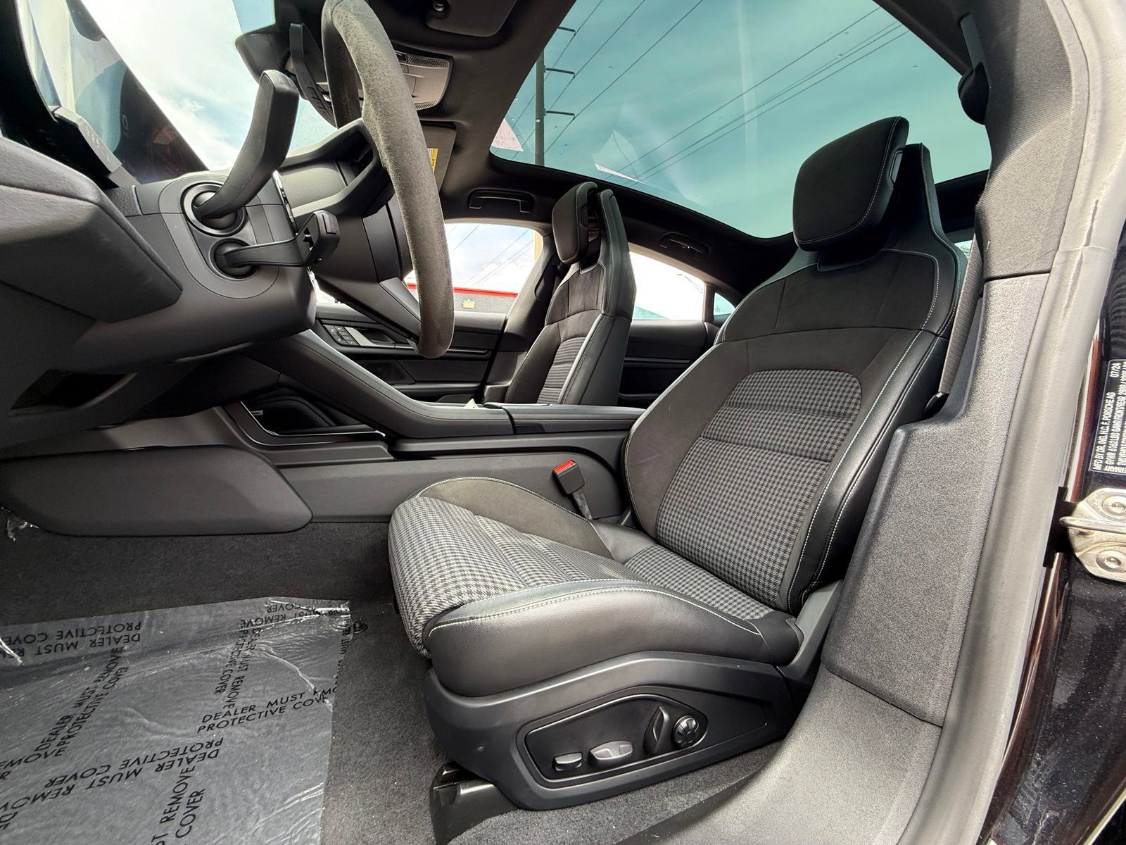 Used 2025 Porsche Taycan RWD image 19