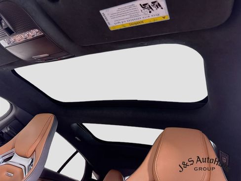 Used 2021 Mercedes-Benz AMG GT 43 w/ Driver Assistance Package image 16