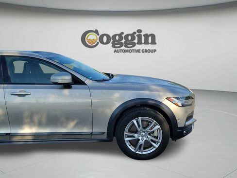 Used 2019 Volvo V90 T5 Cross Country AWD/4WD image 10