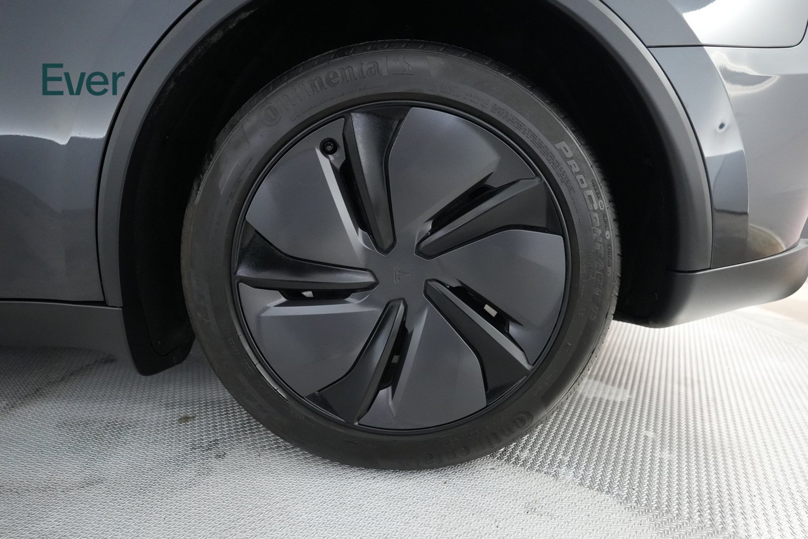 Used 2026 Tesla Model Y 2WD image 9