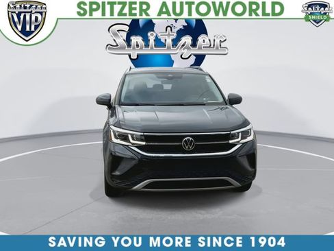 Used 2022 Volkswagen Taos SEL w/ Panoramic Sunroof Package AWD/4WD image 4
