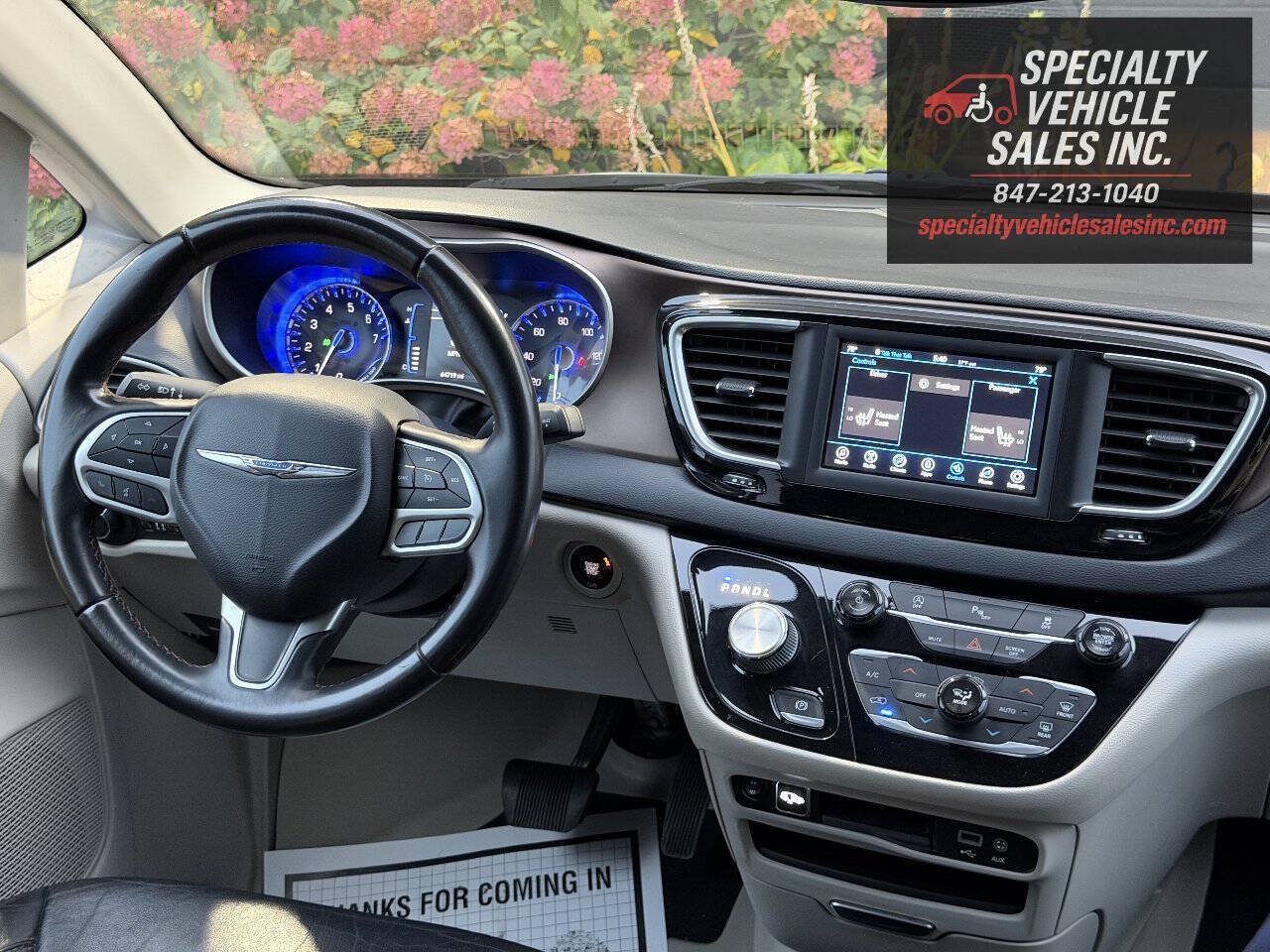 Used 2018 Chrysler Pacifica Touring-L FWD image 30